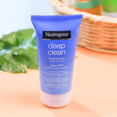Neutrogena Deep Clean Daily Scrub 150ml