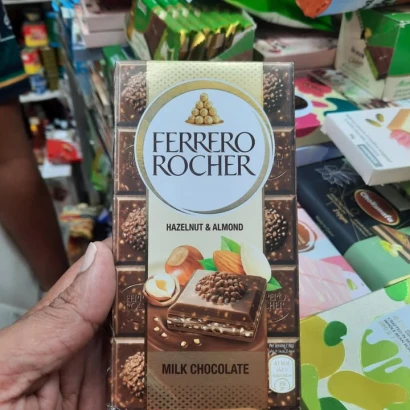 Ferrero Rocher Hazelnut & Almonds Milk Chocolate Bar 90gm
